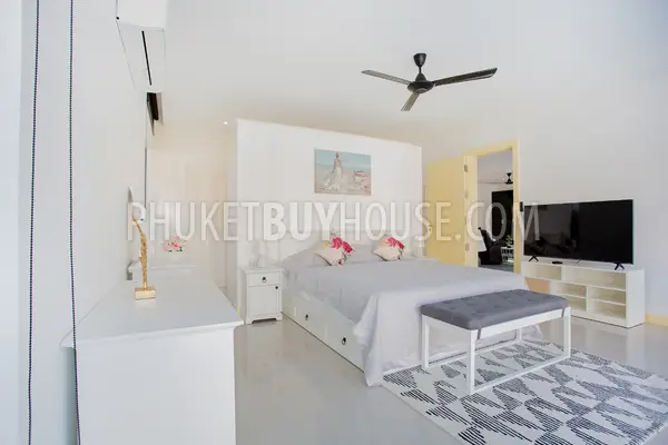 RAW21847: A Gorgeous 4-Bedroom Villa For Sale On Nai Harn Beach. Photo #56