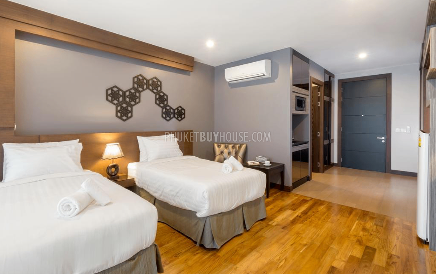 BAN21830: Two Bedroom Apartment in Walking Distance from Bang Tao Beach. Photo #2