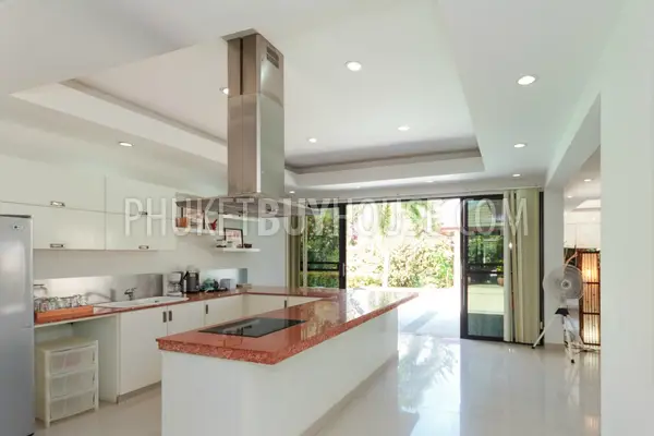 NAI4351: Beautiful 4 bedrooms pool villa in Naiharn. Photo #8