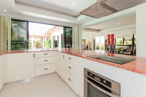 NAI4351: Beautiful 4 bedrooms pool villa in Naiharn. Photo #9
