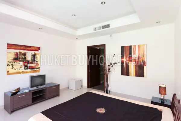 NAI4351: Beautiful 4 bedrooms pool villa in Naiharn. Photo #11
