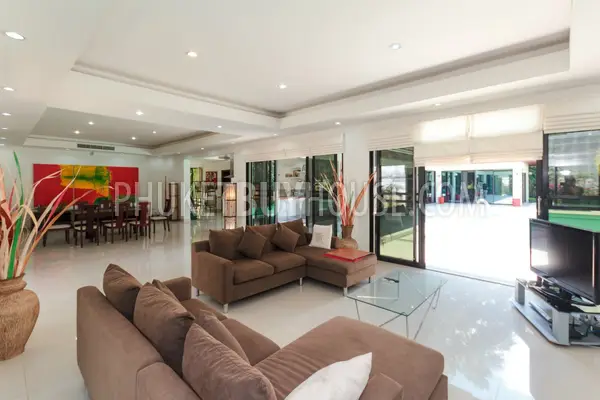 NAI4351: Beautiful 4 bedrooms pool villa in Naiharn. Photo #13