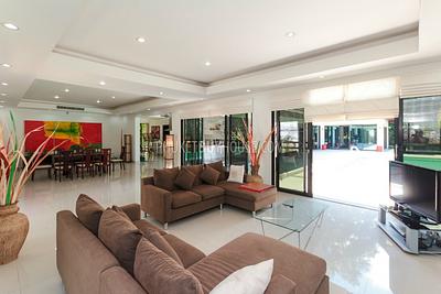 NAI4351: Beautiful 4 bedrooms pool villa in Naiharn. Photo #13