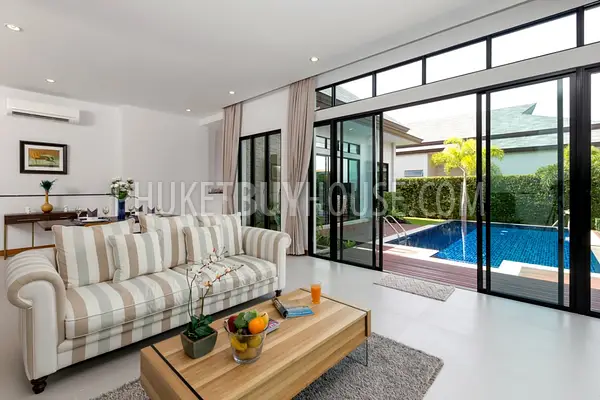 BAN4500: Large Modern 3 bedroom Villa with Private Swimming Pool in Bang Tao. Photo #6