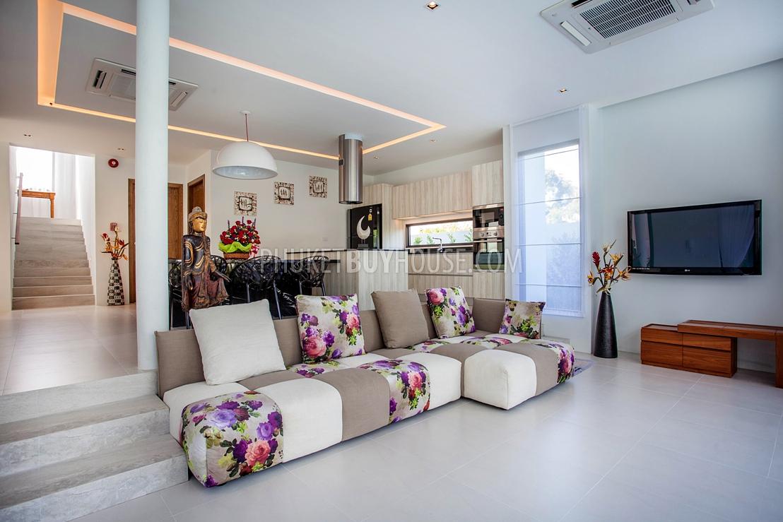 RAW4540: Trendy 3 Bedroom Pool villa for sale in Phuket. Photo #2