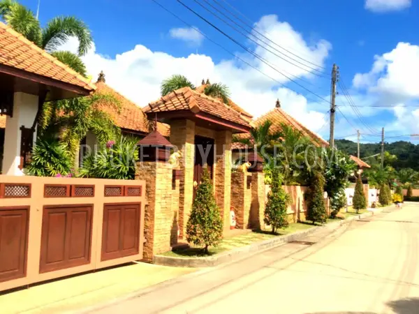 KAM4565: Sale 4 Bedroom Pool villa in Kamala. Фото #1