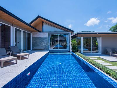 LAY4525: Tropical modern villa with 4 bedrooms on Phuket. Photo #6