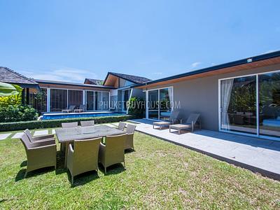 LAY4525: Tropical modern villa with 4 bedrooms on Phuket. Photo #9