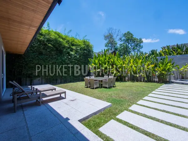 LAY4525: Tropical modern villa with 4 bedrooms on Phuket. Photo #12