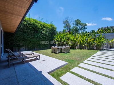 LAY4525: Tropical modern villa with 4 bedrooms on Phuket. Photo #11