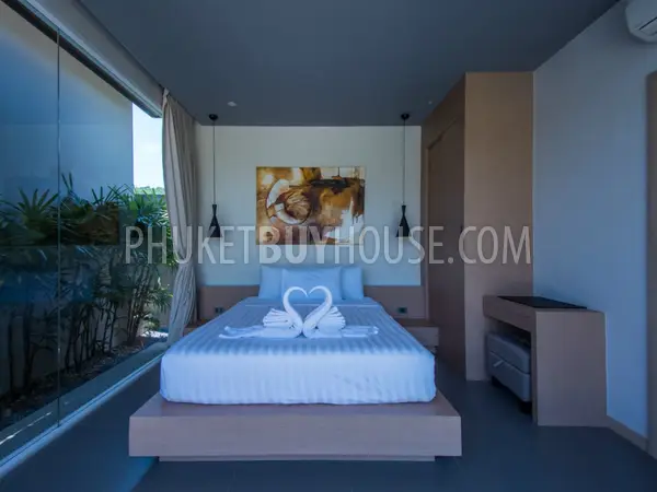 LAY4525: Tropical modern villa with 4 bedrooms on Phuket. Photo #13