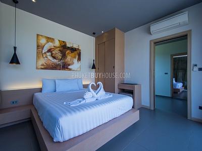 LAY4525: Tropical modern villa with 4 bedrooms on Phuket. Photo #13