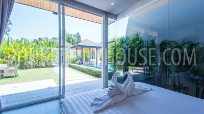 LAY4525: Tropical modern villa with 4 bedrooms on Phuket. Photo #17
