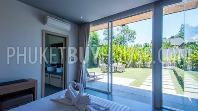 LAY4525: Tropical modern villa with 4 bedrooms on Phuket. Photo #18