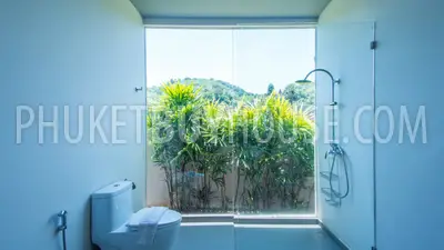 LAY4525: Tropical modern villa with 4 bedrooms on Phuket. Photo #19