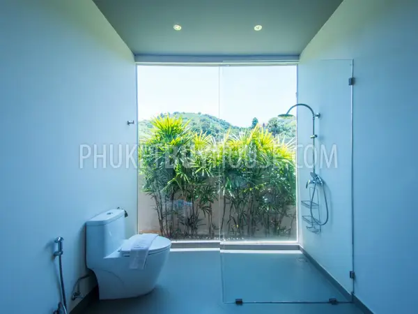 LAY4525: Tropical modern villa with 4 bedrooms on Phuket. Photo #19