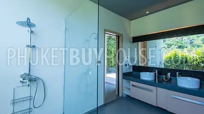 LAY4525: Tropical modern villa with 4 bedrooms on Phuket. Photo #21