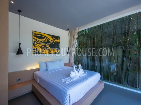 LAY4525: Tropical modern villa with 4 bedrooms on Phuket. Photo #23