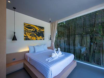 LAY4525: Tropical modern villa with 4 bedrooms on Phuket. Photo #22