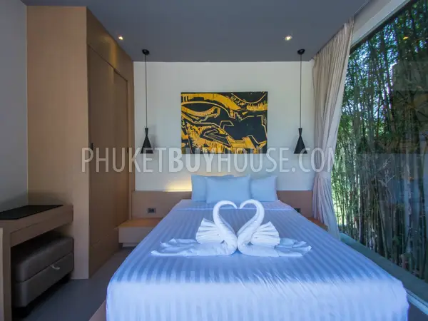 LAY4525: Tropical modern villa with 4 bedrooms on Phuket. Photo #24