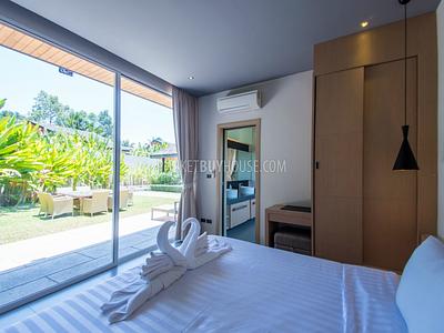 LAY4525: Tropical modern villa with 4 bedrooms on Phuket. Photo #24