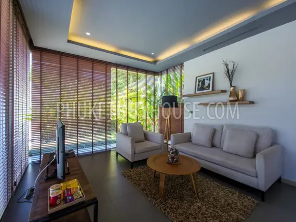 LAY4525: Tropical modern villa with 4 bedrooms on Phuket. Photo #29