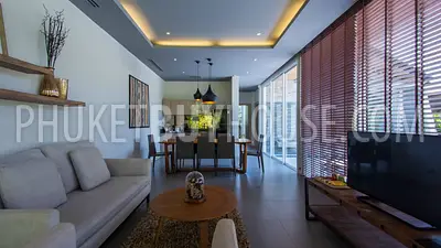 LAY4525: Tropical modern villa with 4 bedrooms on Phuket. Photo #31