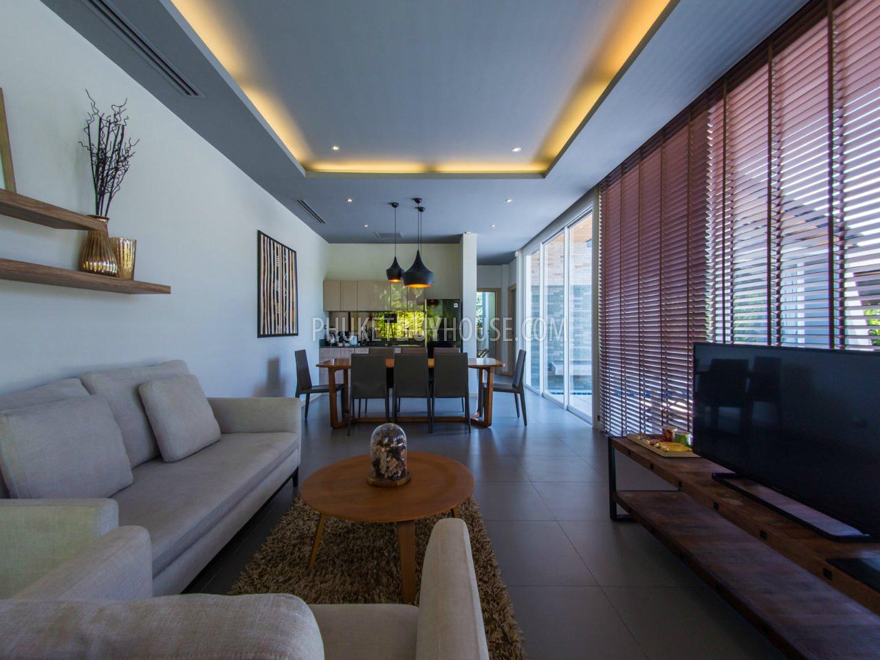 LAY4525: Tropical modern villa with 4 bedrooms on Phuket. Photo #30