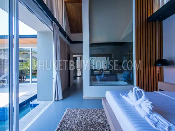 LAY4525: Tropical modern villa with 4 bedrooms on Phuket. Photo #36