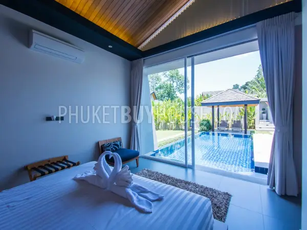 LAY4525: Tropical modern villa with 4 bedrooms on Phuket. Photo #38
