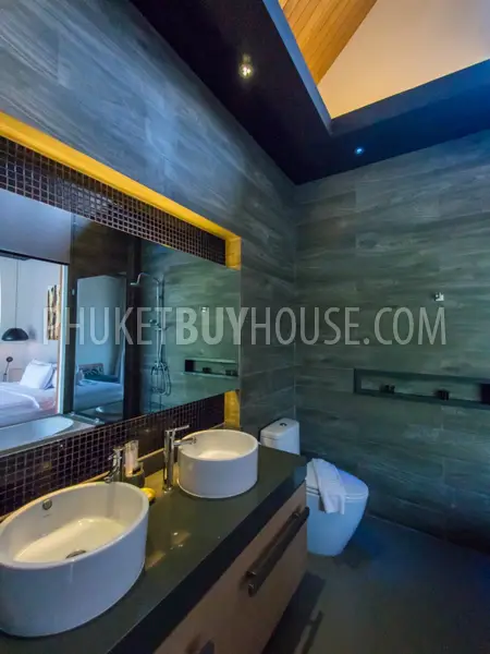 LAY4525: Tropical modern villa with 4 bedrooms on Phuket. Photo #39