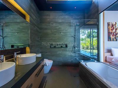 LAY4525: Tropical modern villa with 4 bedrooms on Phuket. Photo #39