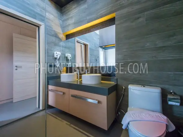 LAY4525: Tropical modern villa with 4 bedrooms on Phuket. Photo #41