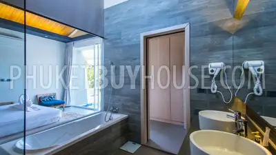 LAY4525: Tropical modern villa with 4 bedrooms on Phuket. Photo #43
