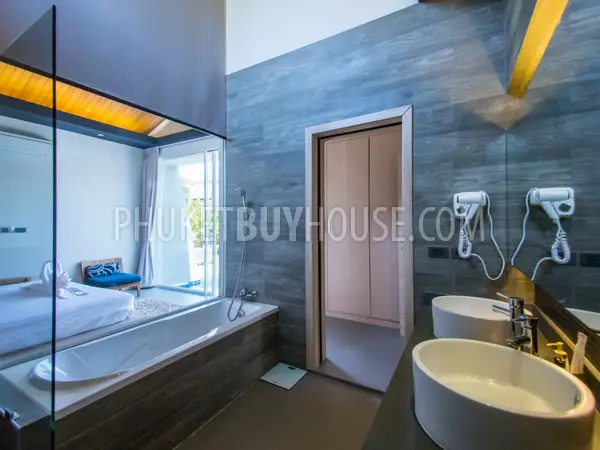 LAY4525: Tropical modern villa with 4 bedrooms on Phuket. Photo #43