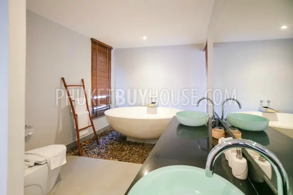 NAI4526: Spacious villa near Nai Harn on Phuket. Photo #28