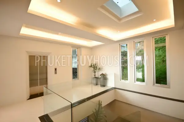 LAY4598: Elegant 4 bedroom ocean view villa. Photo #7