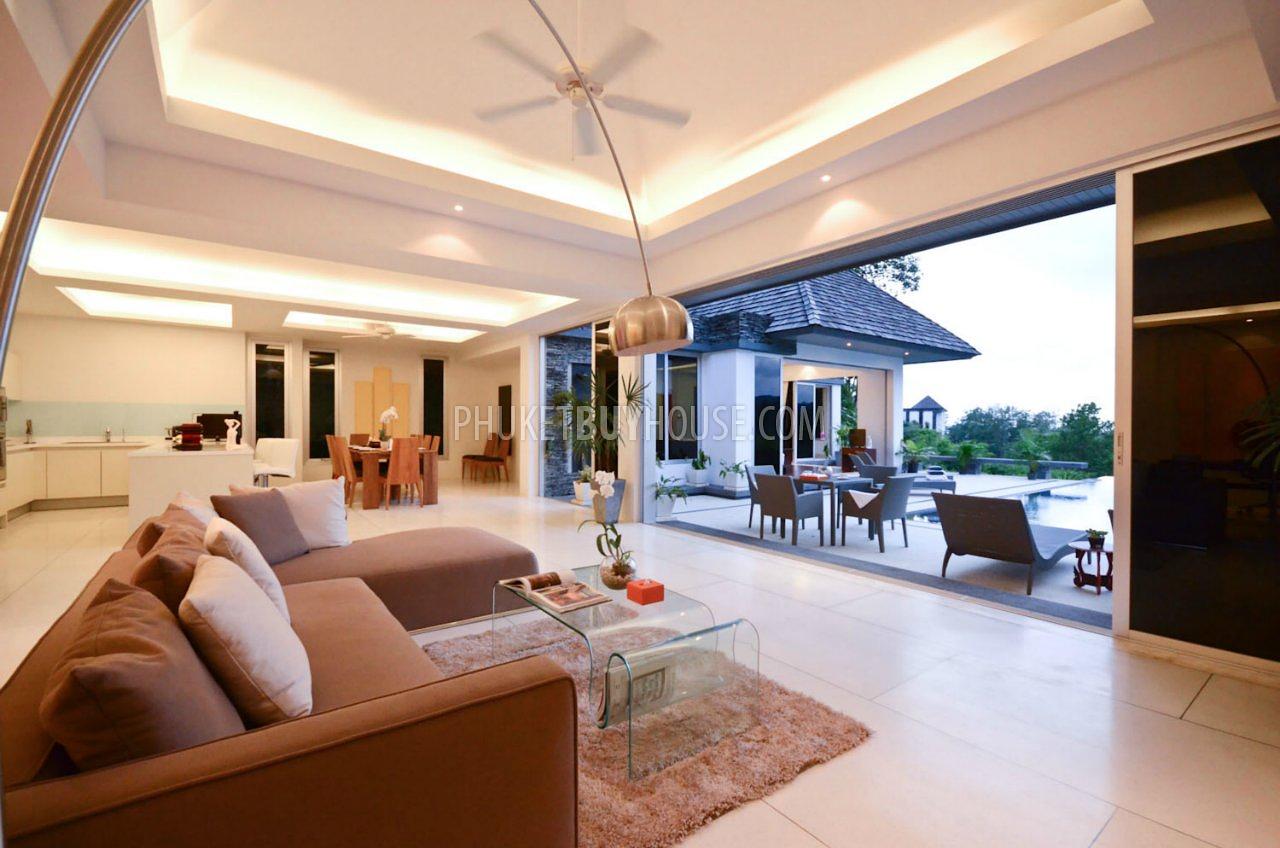 LAY4598: Elegant 4 bedroom ocean view villa. Photo #8