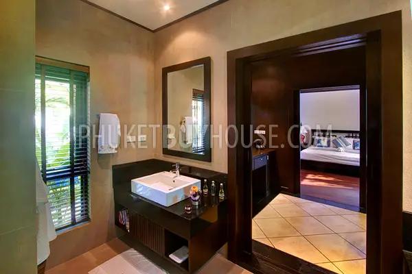 RAW4628: Five bedroom villa - 3 km to Nai Harn Beach. Photo #7