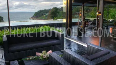 KAM4640: Contemporary art with an ultra–luxury design ocean front villa. Photo #11