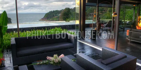 KAM4640: Contemporary art with an ultra–luxury design ocean front villa. Photo #11
