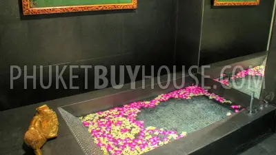 KAM4640: Contemporary art with an ultra–luxury design ocean front villa. Photo #17