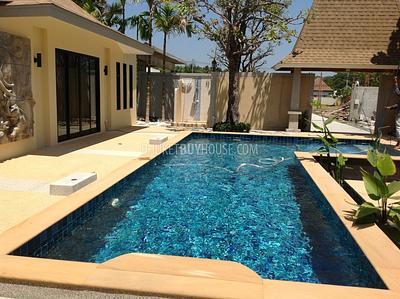 RAW4670: 4 Bedroom Luxury Pool Villa in Rawai sale with developed land plots. Photo #2