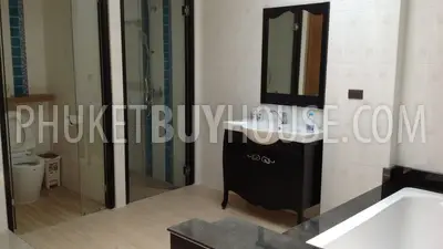 RAW4670: 4 Bedroom Luxury Pool Villa in Rawai sale with developed land plots. Photo #7