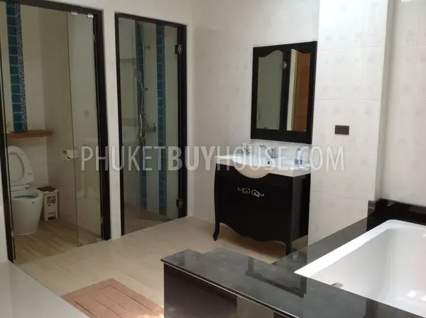 RAW4670: 4 Bedroom Luxury Pool Villa in Rawai sale with developed land plots. Fotoğraf #7