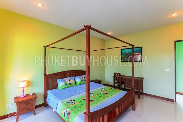 RAW4655: 4 Bedroom Pool Villa Near Rawai. Фото #7