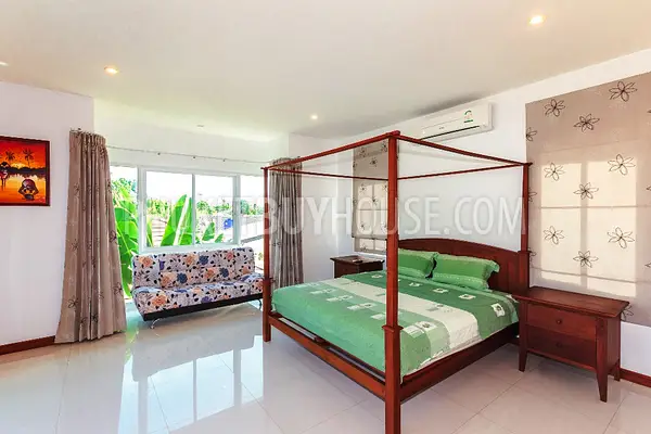 RAW4655: 4 Bedroom Pool Villa Near Rawai. Фото #18