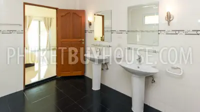 RAW4749: Spacious villa ready to move-in close to Rawai, Nai Harn and Laem Kha beaches. Photo #10