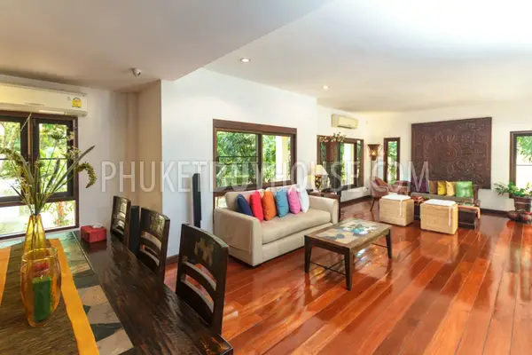 NAI4728: Large villa with a huge land plot 4 bedroom plus maid's room. Photo #1