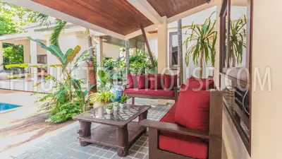NAI4728: Large villa with a huge land plot 4 bedroom plus maid's room. Fotoğraf #2